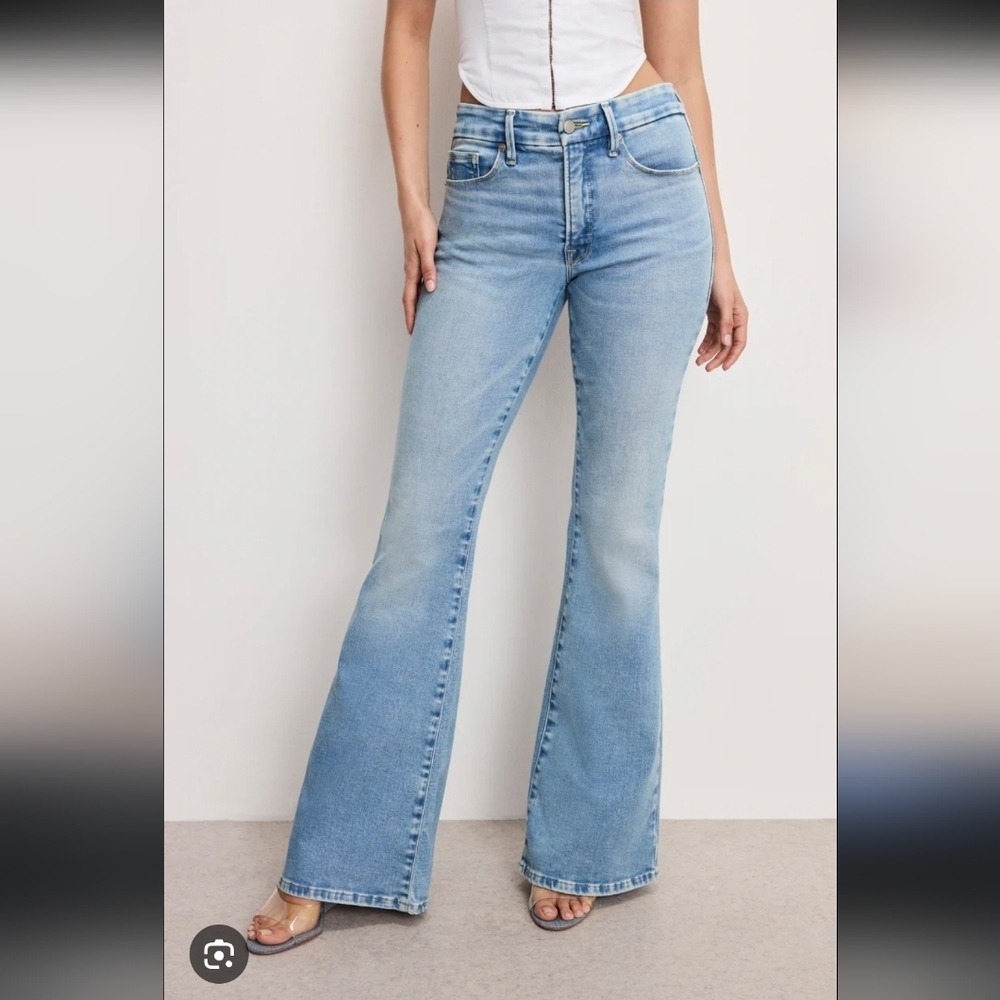 Good American Light Blue-wide- Flare Jeans..Size:12/31